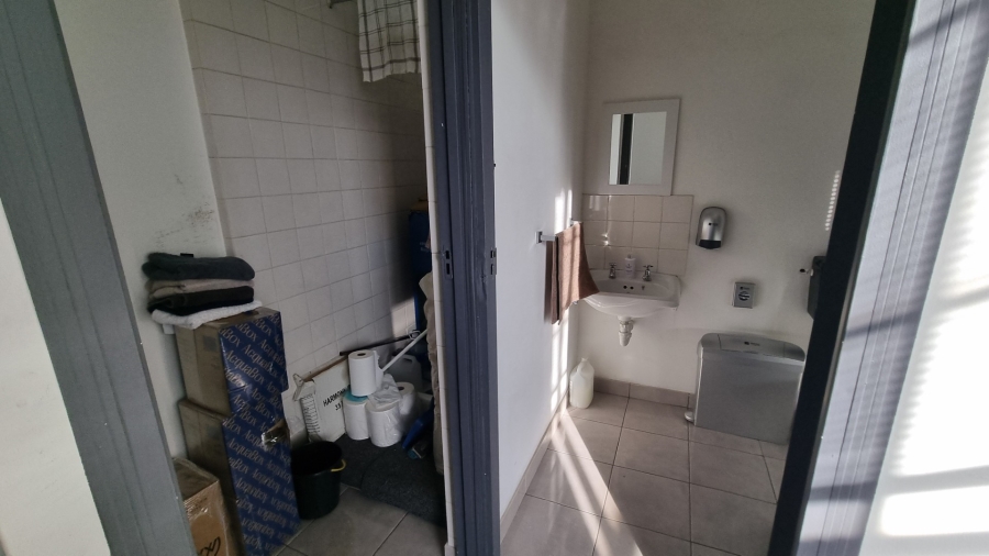 To Let Commercial Property for Rent in Woodstock Western Cape